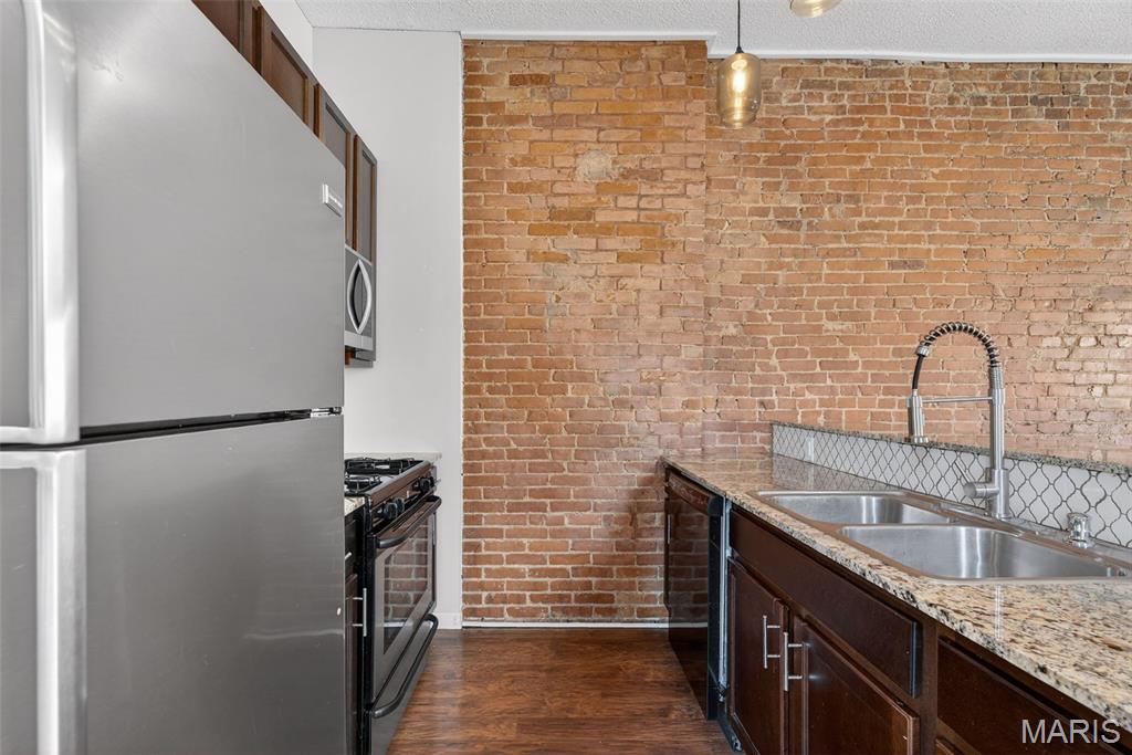 6416 Brockschmidt Place St. Louis, MO 63139 - Photo 8 of 30