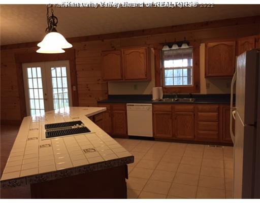 566 Sedgewood Drive Ripley, WV 25271 - Photo 5 of 11 Kitchen.
