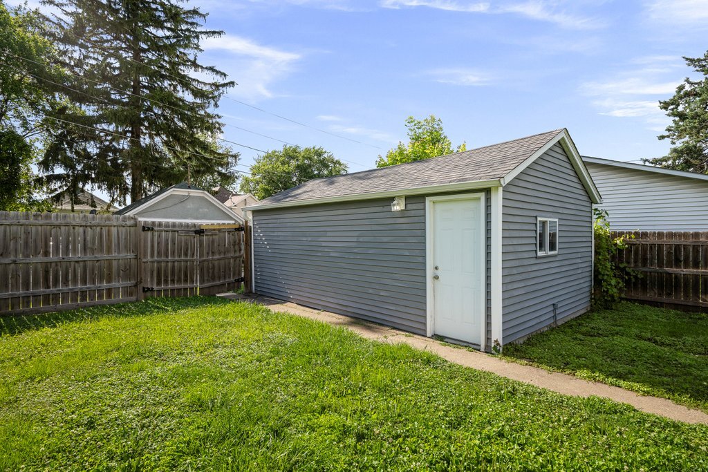 421 39th Street Moline, IL 61265 - Photo 26 of 28