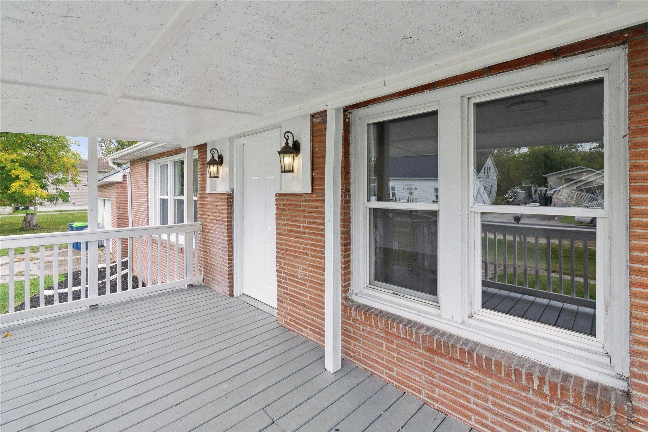 755 Sherman Road Carrollton, MI 48724 - Photo 3 of 44