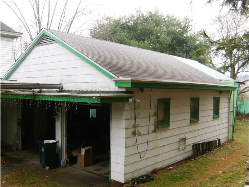 6025 Valencia Road Valencia, PA 16059 - Photo 4 of 9 Parking Lot/Garage.