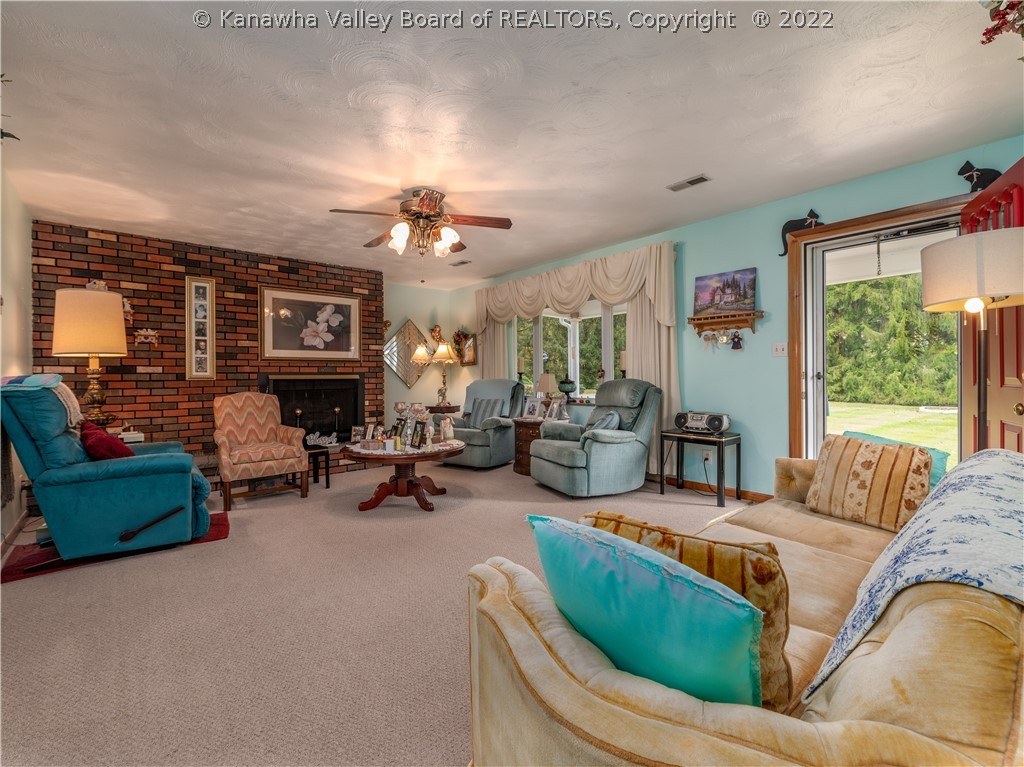 1891 Bills Creek Road Winfield, WV 25213 - Photo 22 of 31 Gallery Image 22
