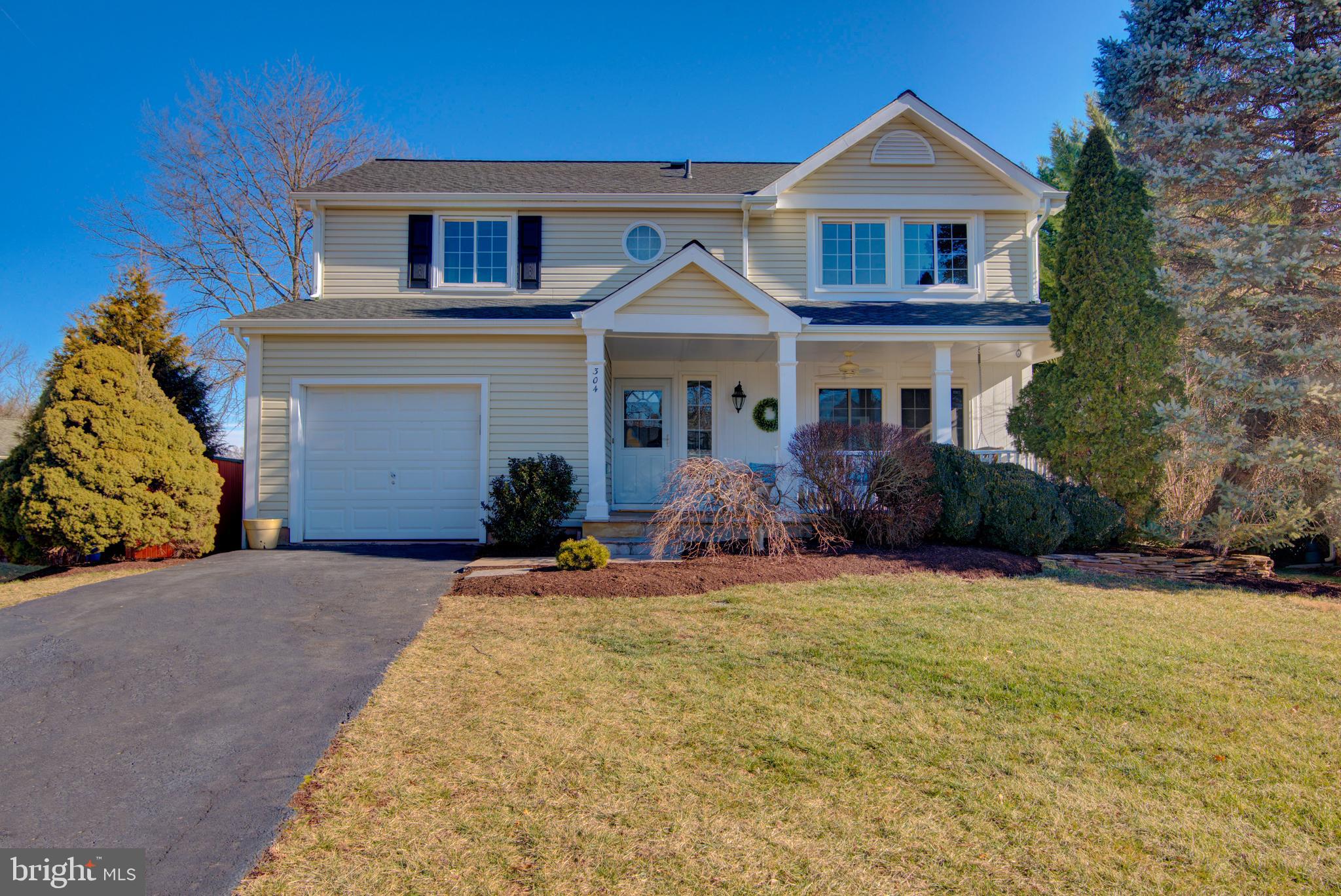 304 Aaron Court Sterling, VA 20164 - Photo 3 of 28 Quarter Acre Lot and Sited on a Cul-de-sac.