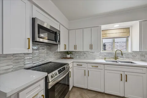 $565,000 | 11418 Ash Creek Drive, Houston, TX 77043