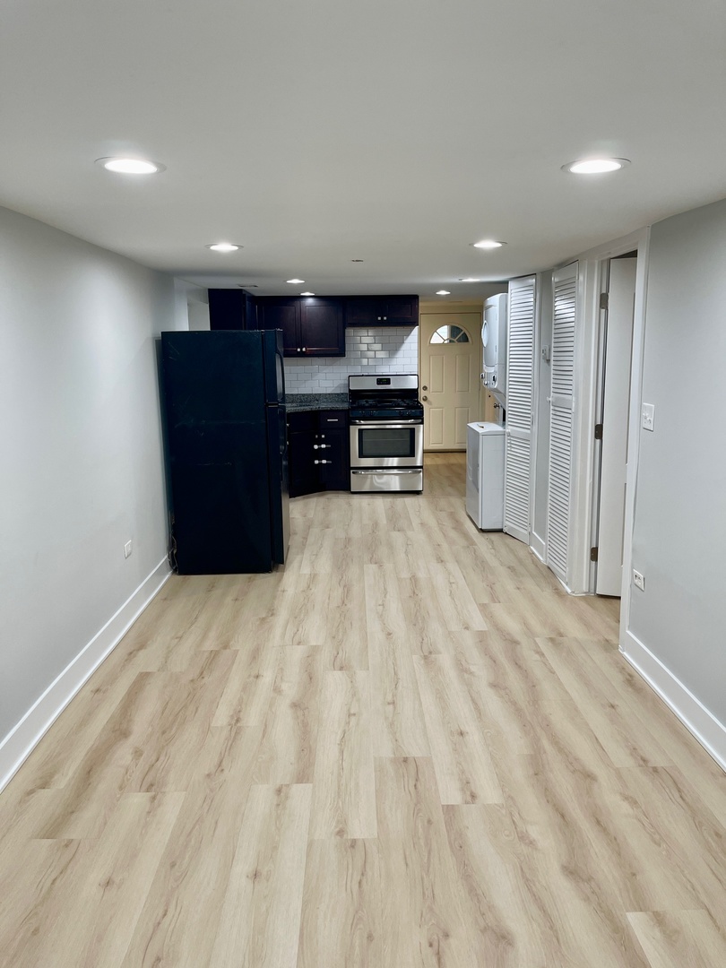 2239 West 19th Street, Unit G Chicago, IL 60608 - Photo 2 of 17 a view of kitchen