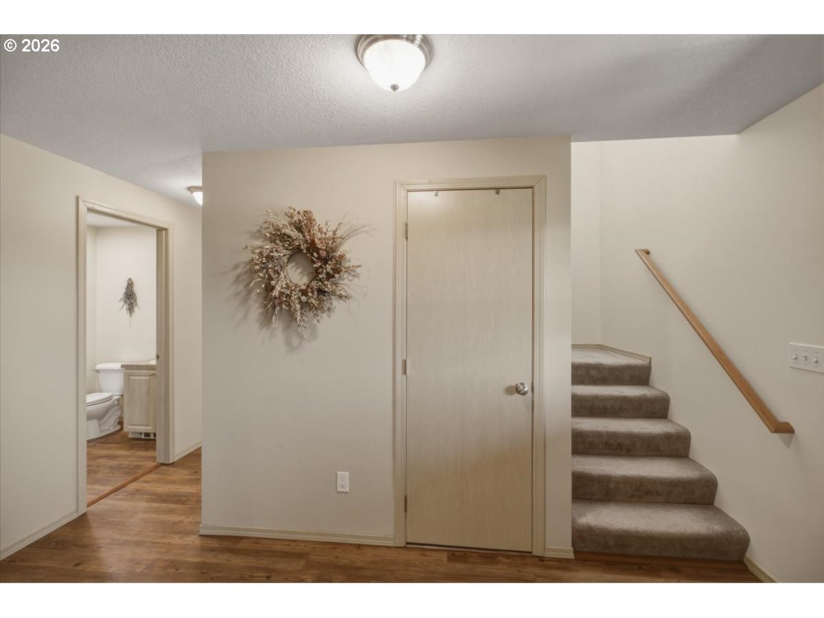 35050 Riverside Drive Albany, OR 97321 - Photo 23 of 48