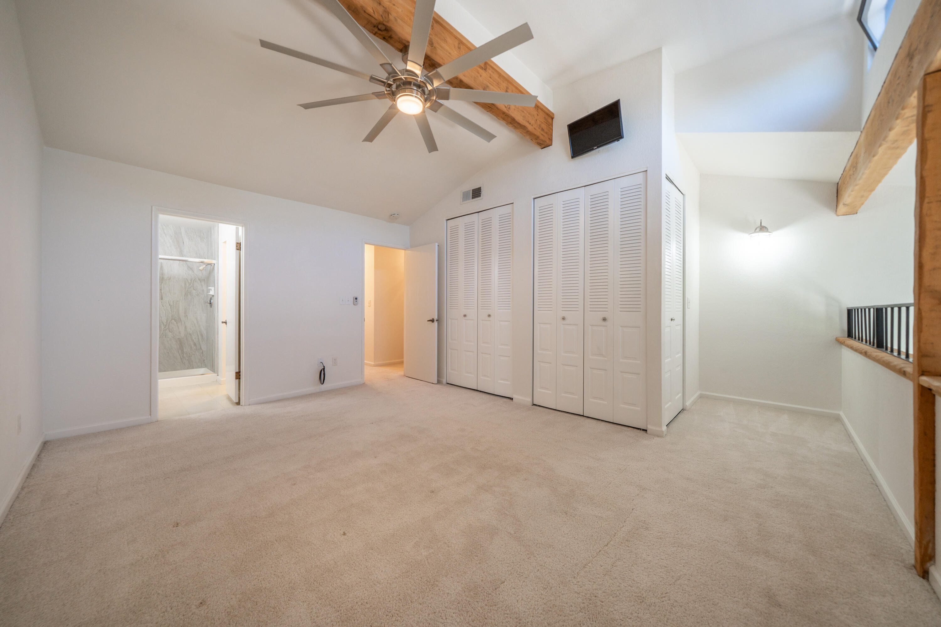 1930 Bechelli Lane Redding, CA 96002 - Photo 27 of 38 Owner's Suite