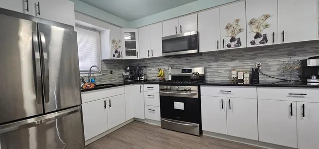 $1,950 | 8179 Whitefield Street, Dearborn Heights, MI 48127