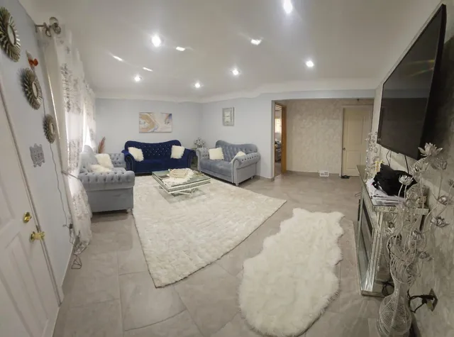 $1,950 | 8179 Whitefield Street, Dearborn Heights, MI 48127