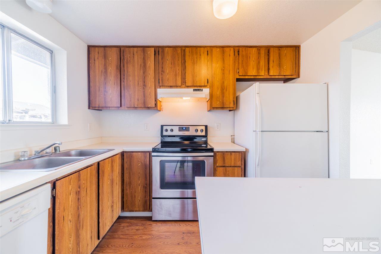 8445 Gipsy Way Reno, NV 89506 - Photo 5 of 40 Photo 5
