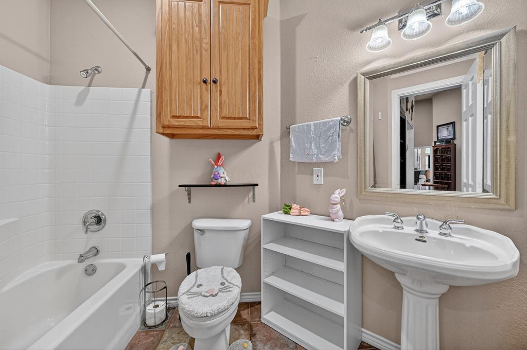 4851 Stout Road Midlothian, TX 76065 - Photo 14 of 37