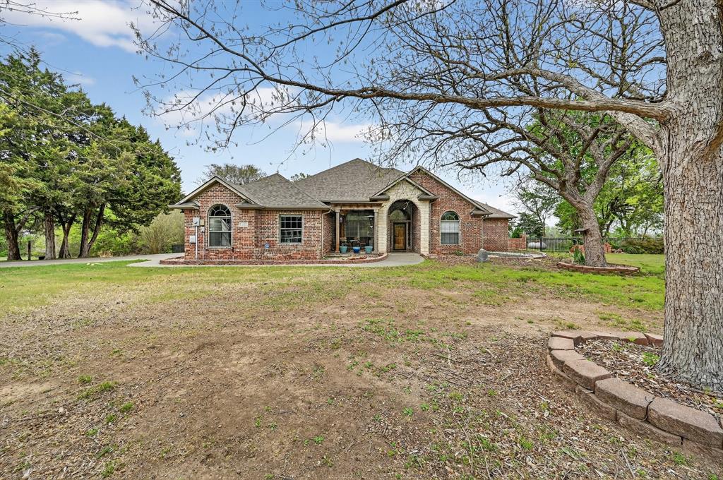 4851 Stout Road Midlothian, TX 76065 - Photo 3 of 37