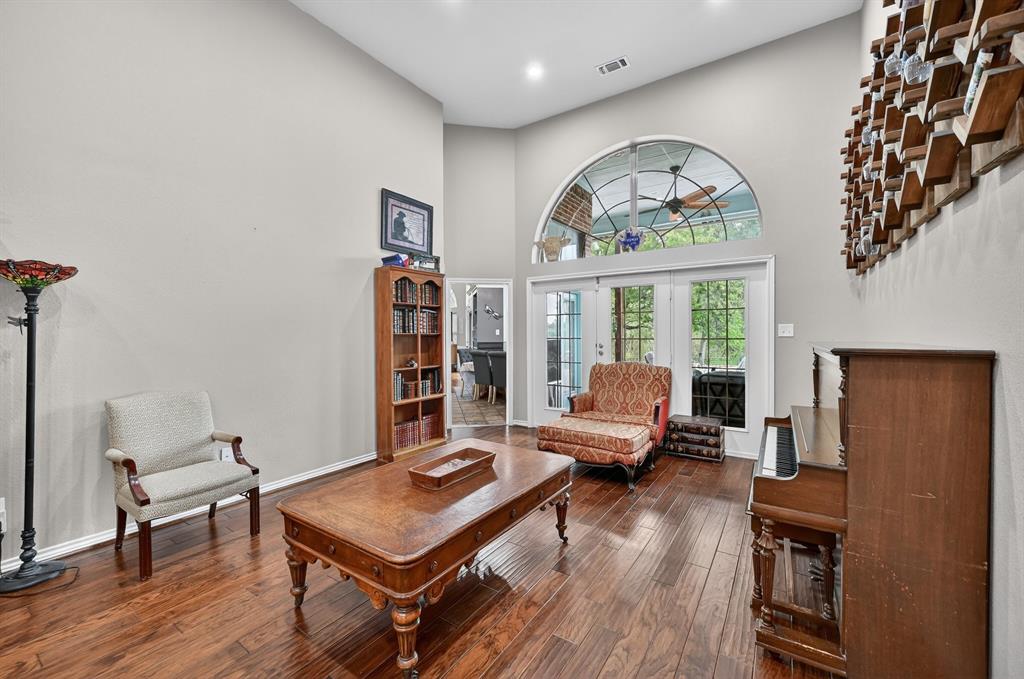 4851 Stout Road Midlothian, TX 76065 - Photo 4 of 37