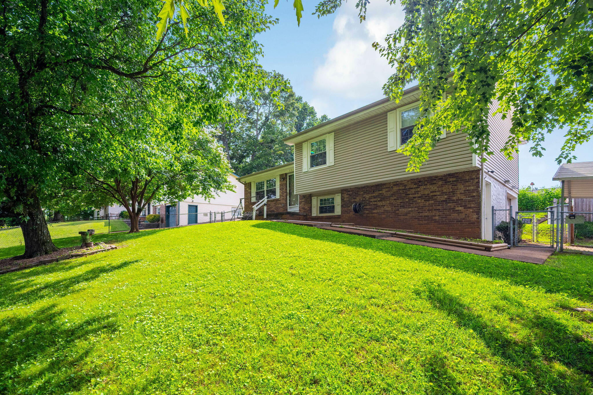 8979 Hensley Road Hixson, TN 37343 - Photo 3 of 32 3-web-or-mls-DSC_3967
