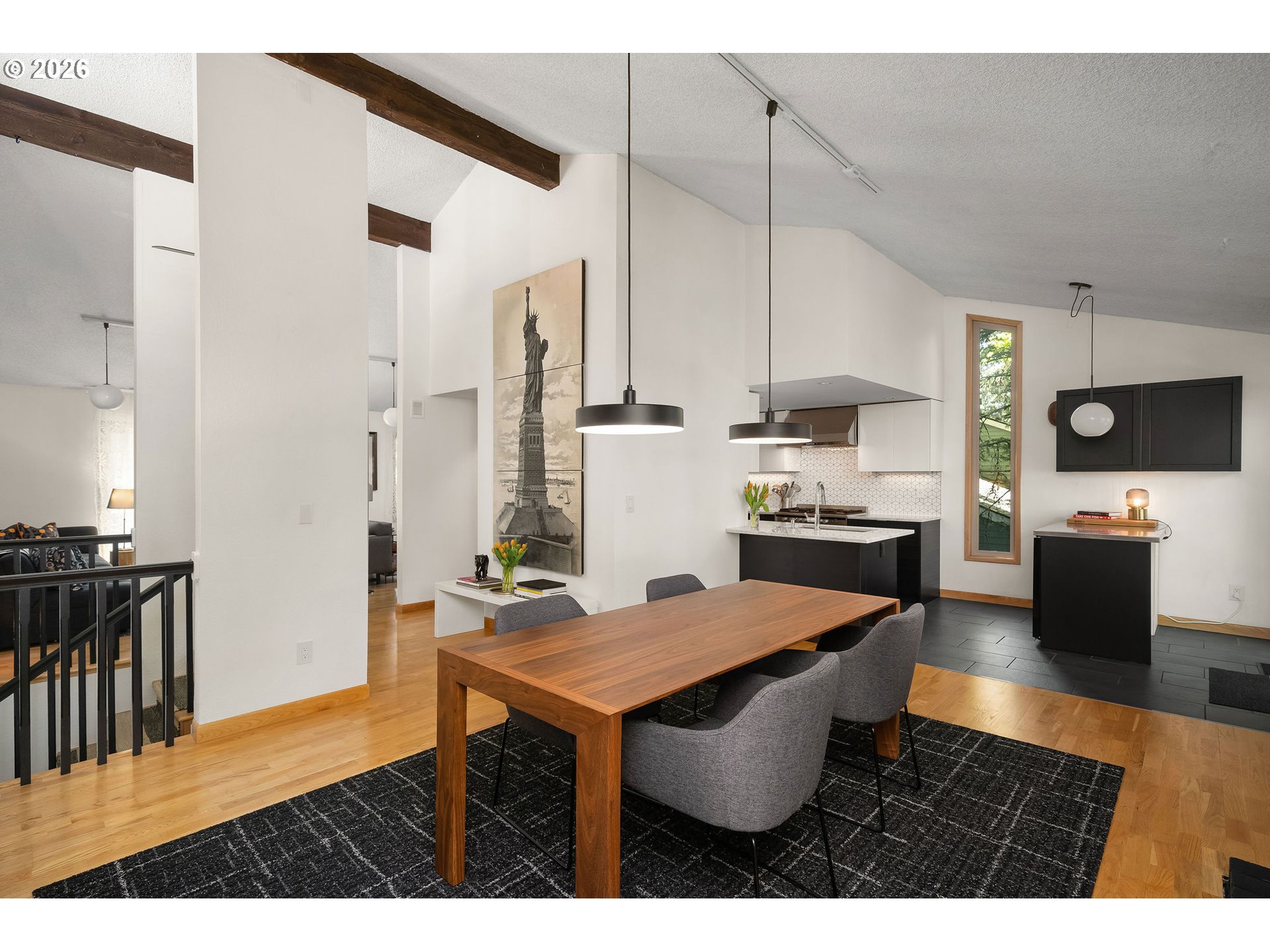 9912 Southwest Quail Post Road Portland, OR 97219 - Photo 12 of 46 Gallery Image 12
