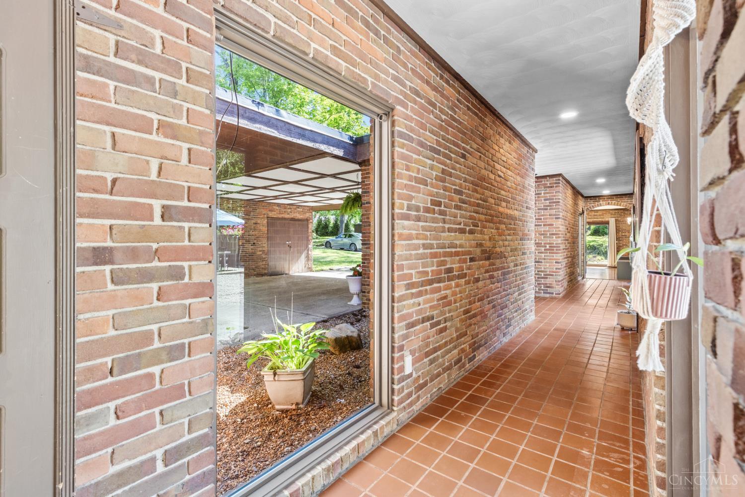 265 Bonham Road Cincinnati, OH 45215 - Photo 9 of 71 Gallery Image 9