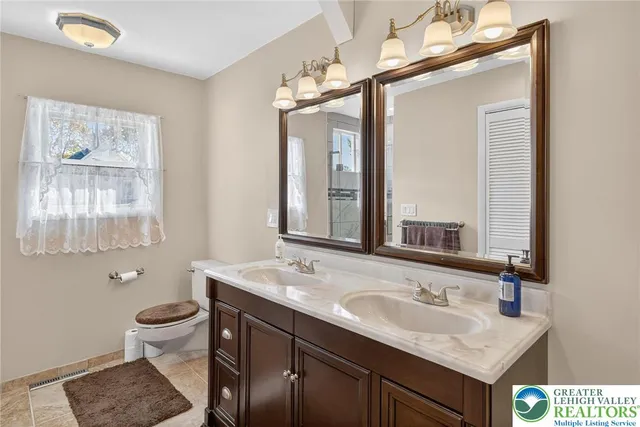 $375,000 | 58 East Lafayette Place, Wilkes Barre, PA 18702