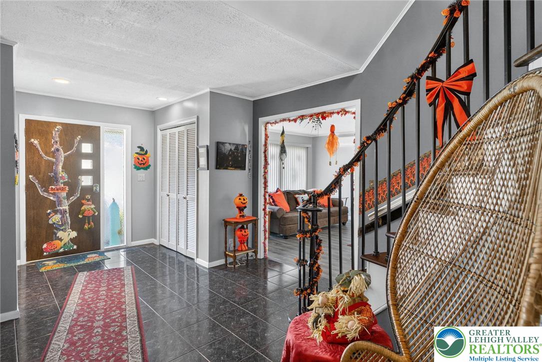 58 East Lafayette Place Wilkes Barre, PA 18702 - Photo 4 of 64