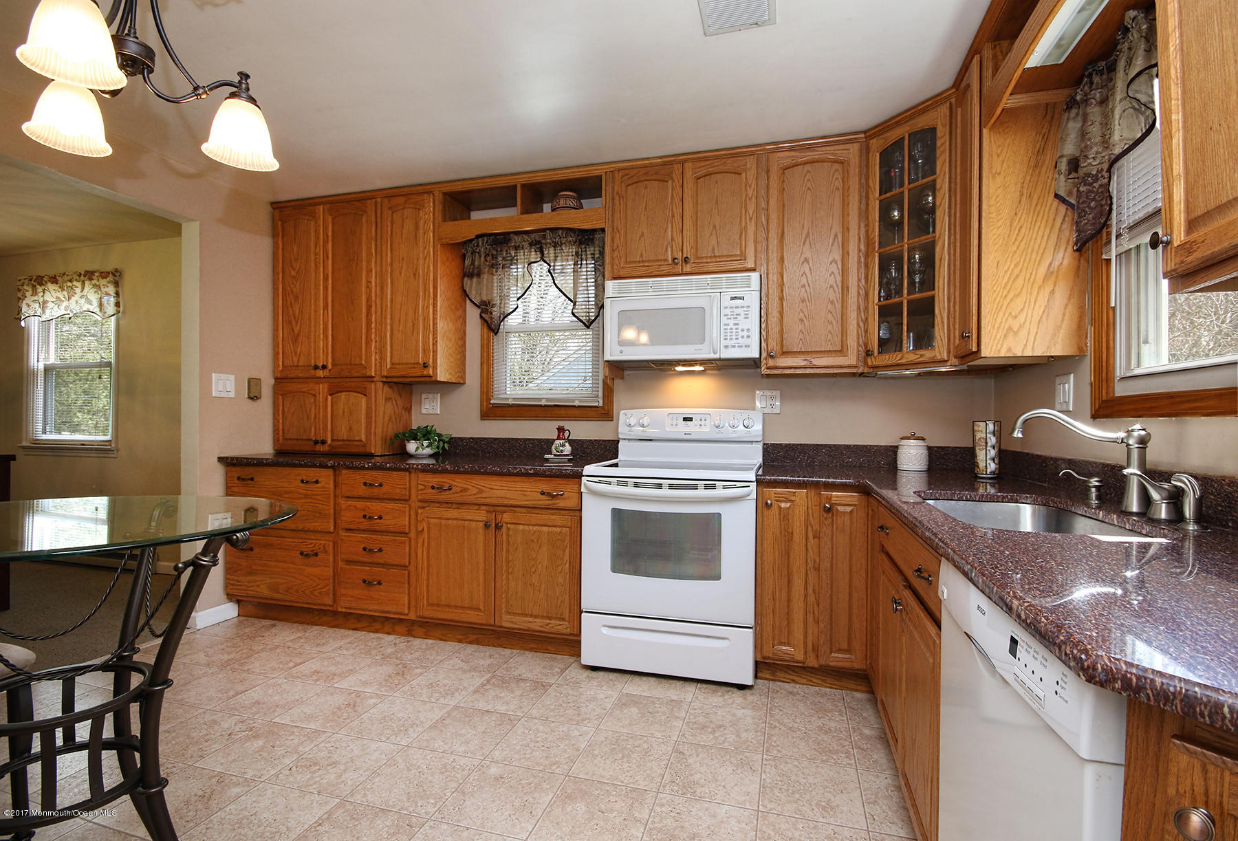 160 Pond Road Freehold, NJ 07728 - Photo 12 of 23 OE1A8815