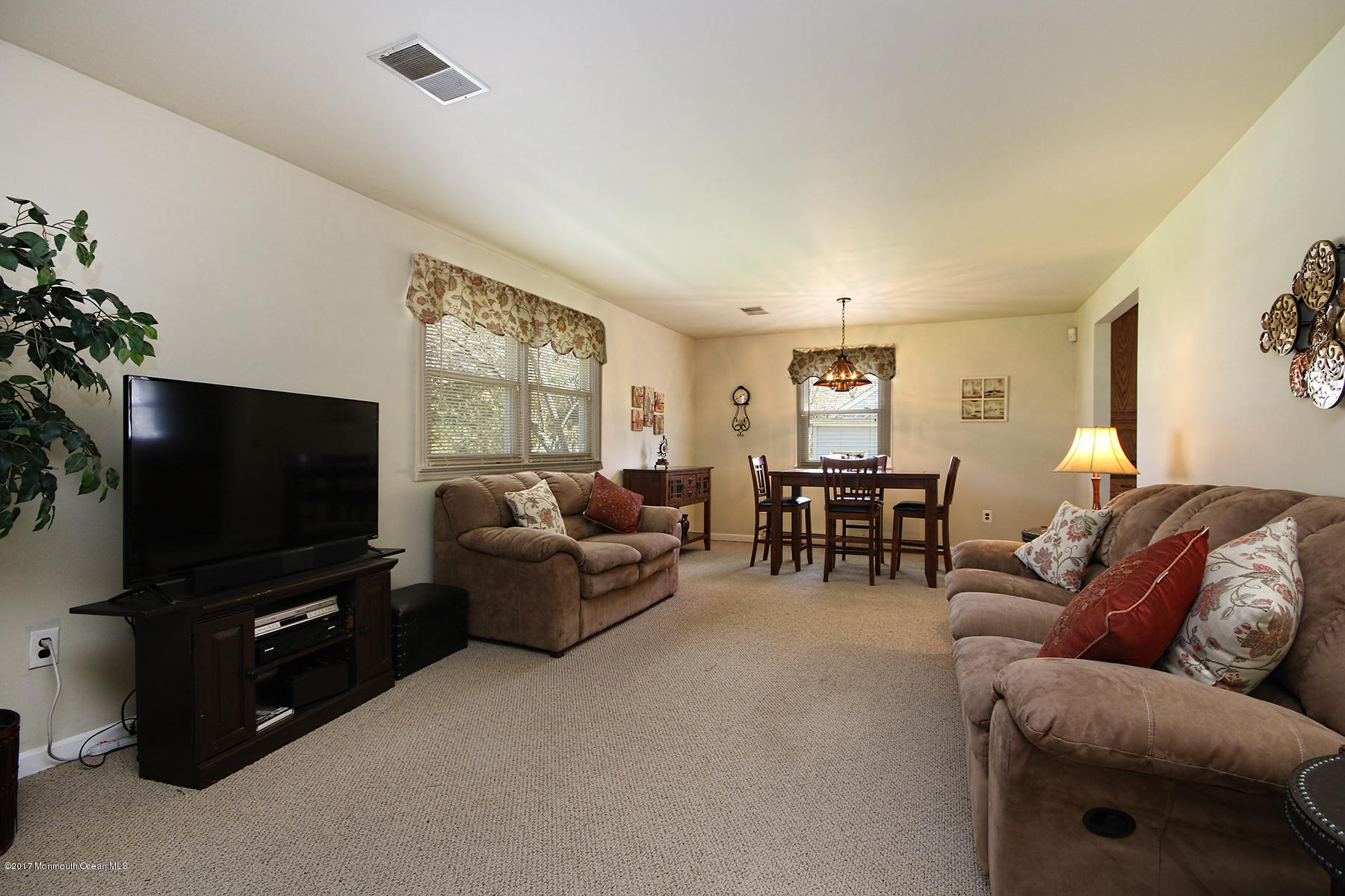 160 Pond Road Freehold, NJ 07728 - Photo 10 of 23 OE1A8810