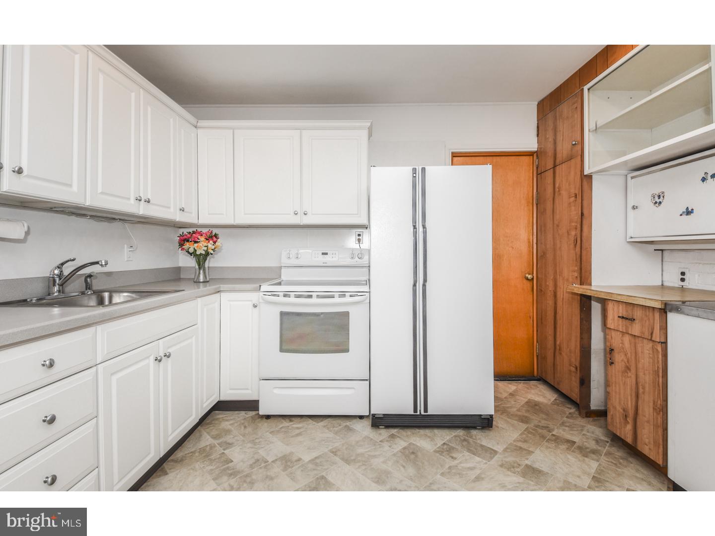 73 Border Rock Road Levittown, PA 19057 - Photo 4 of 15 Gallery Image 4