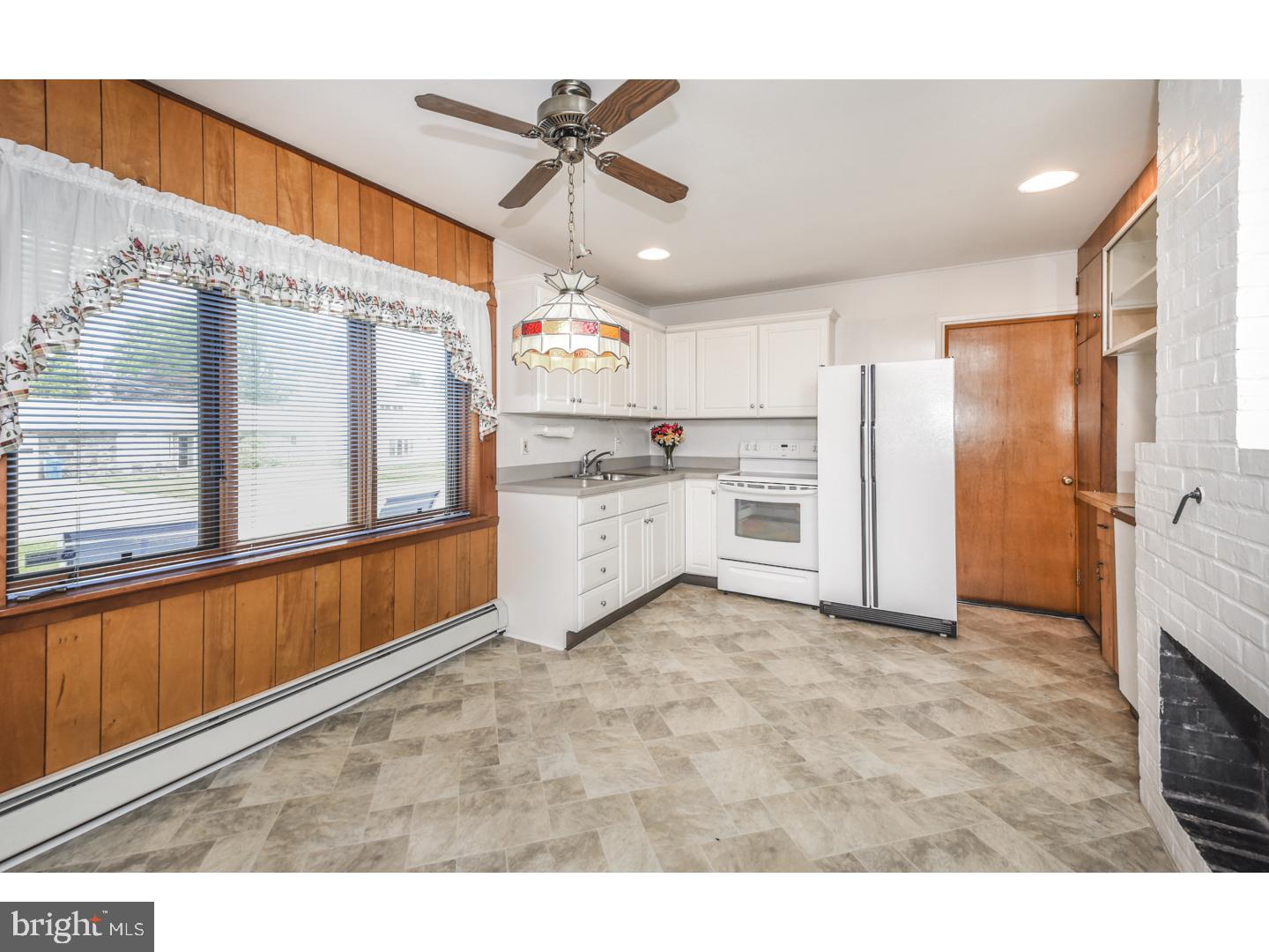 73 Border Rock Road Levittown, PA 19057 - Photo 5 of 15 Gallery Image 5