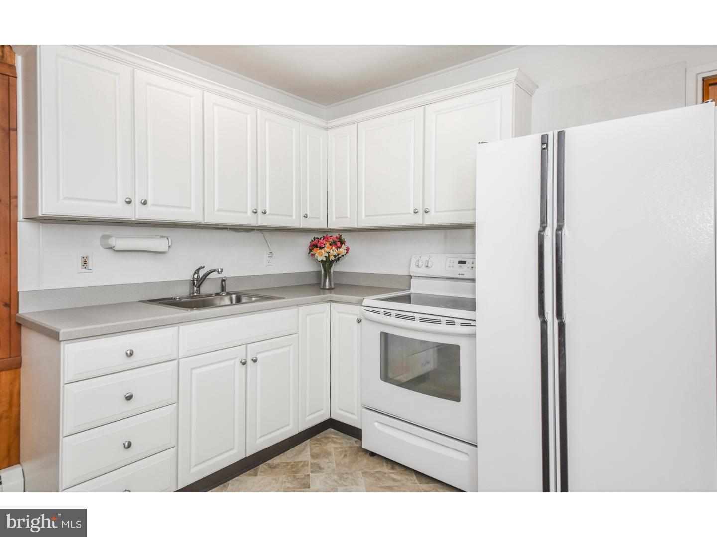 73 Border Rock Road Levittown, PA 19057 - Photo 6 of 15 Gallery Image 6