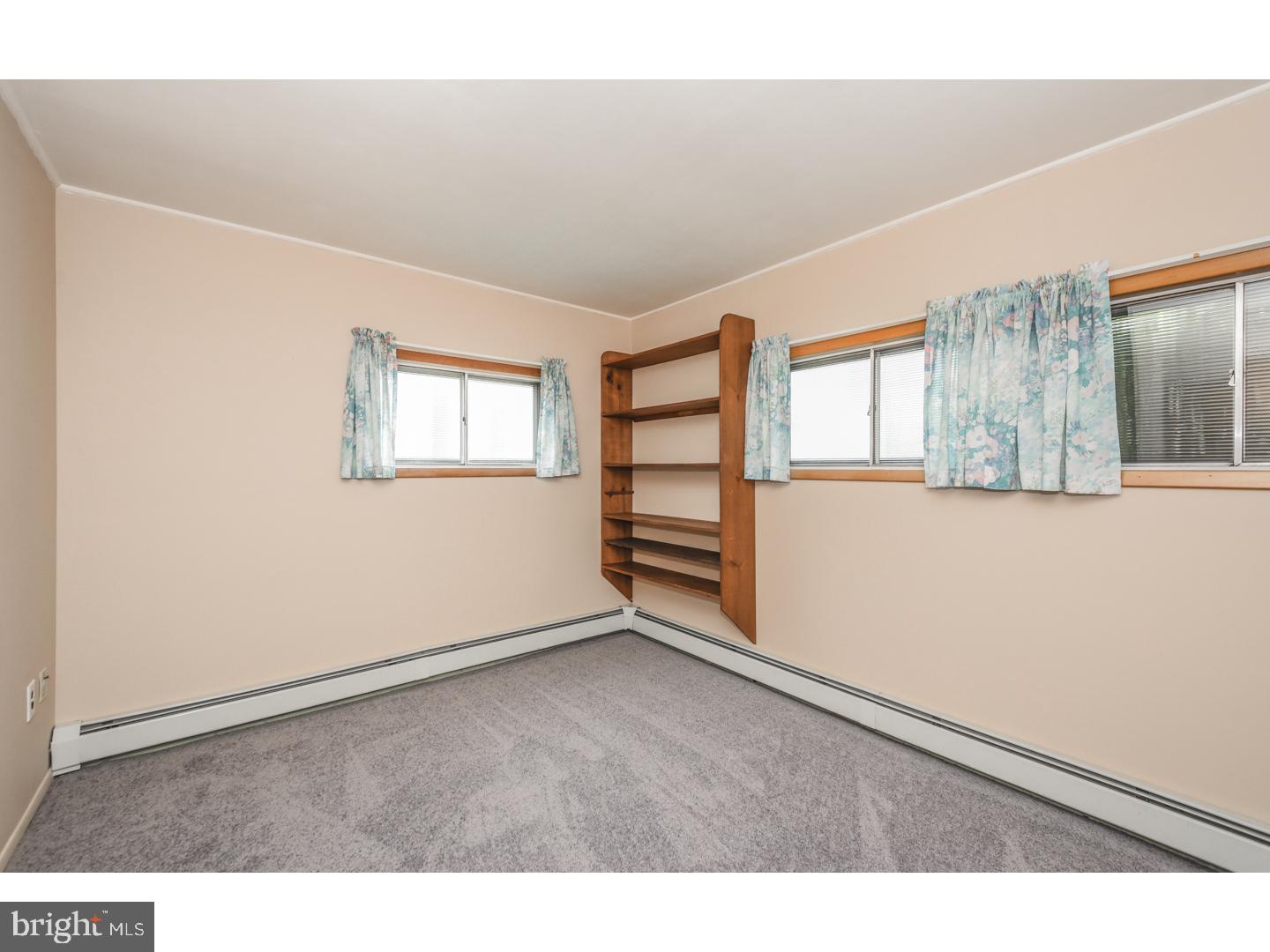 73 Border Rock Road Levittown, PA 19057 - Photo 10 of 15 Gallery Image 10