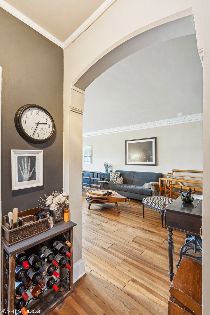 6101 North Sheridan Road, Unit 7B Chicago, IL 60660 - Photo 3 of 12