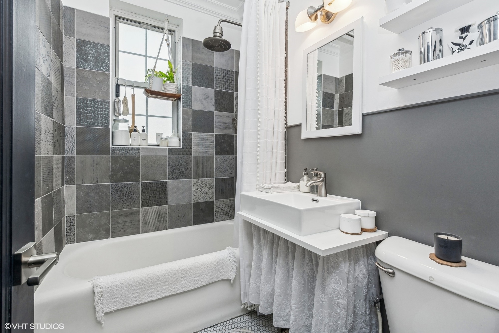 6101 North Sheridan Road, Unit 7B Chicago, IL 60660 - Photo 9 of 12