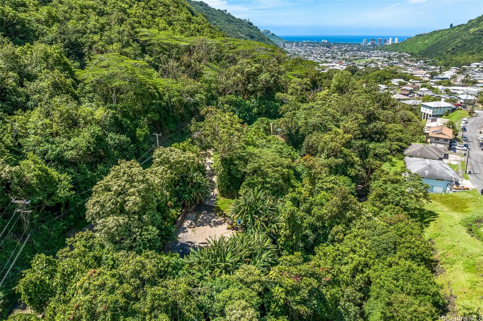2640 Lai Road, Unit E Honolulu, HI 96816 - Photo 16 of 25 an aerial view of residential house with outdoor space and trees all around
