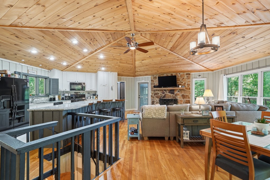 775 Mountain Oak Road Ellijay, GA 30536 - Photo 4 of 106