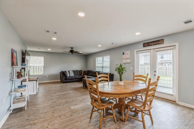 731 Widgeon Way Crestview, FL 32539 - Photo 11 of 39 11_731WidgeonWay_2020_FlexMLS800x600_800