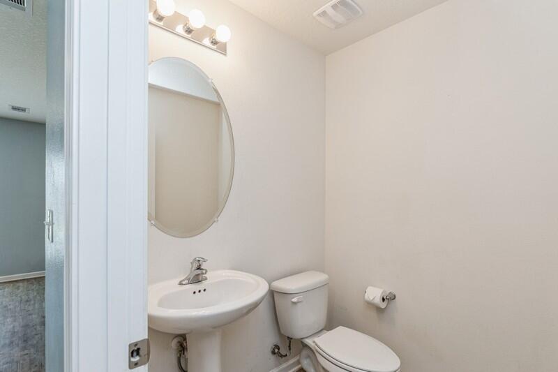 731 Widgeon Way Crestview, FL 32539 - Photo 7 of 39 07_731WidgeonWay_2013_FlexMLS800x600_800