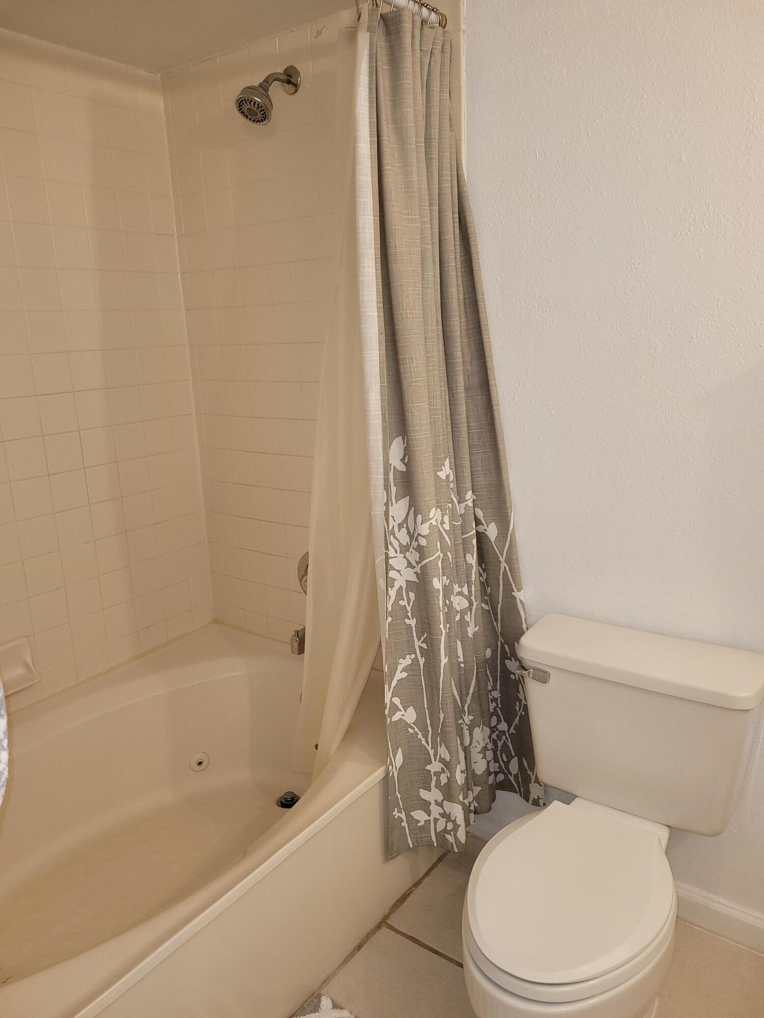 8261 Severn Drive, Unit B Boca Raton, FL 33433 - Photo 15 of 21 20210930_183022