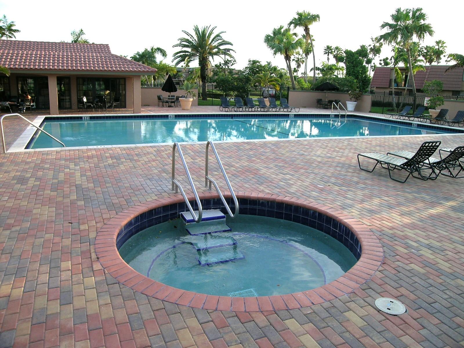 8261 Severn Drive, Unit B Boca Raton, FL 33433 - Photo 19 of 21 Pool area