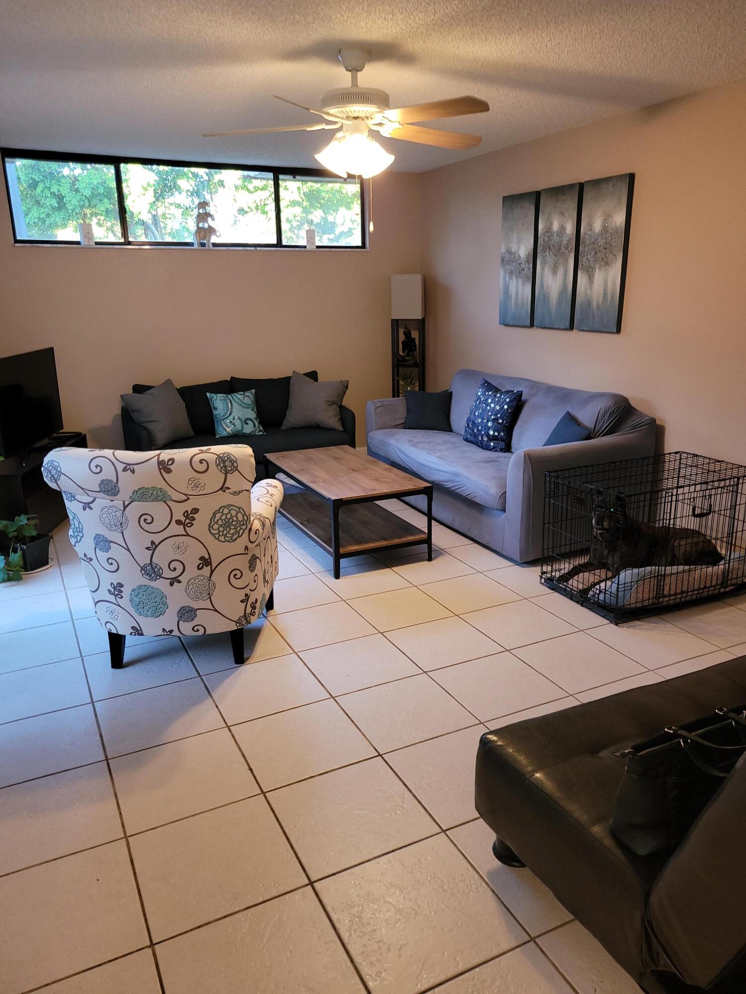 8261 Severn Drive, Unit B Boca Raton, FL 33433 - Photo 4 of 21 20210930_182724