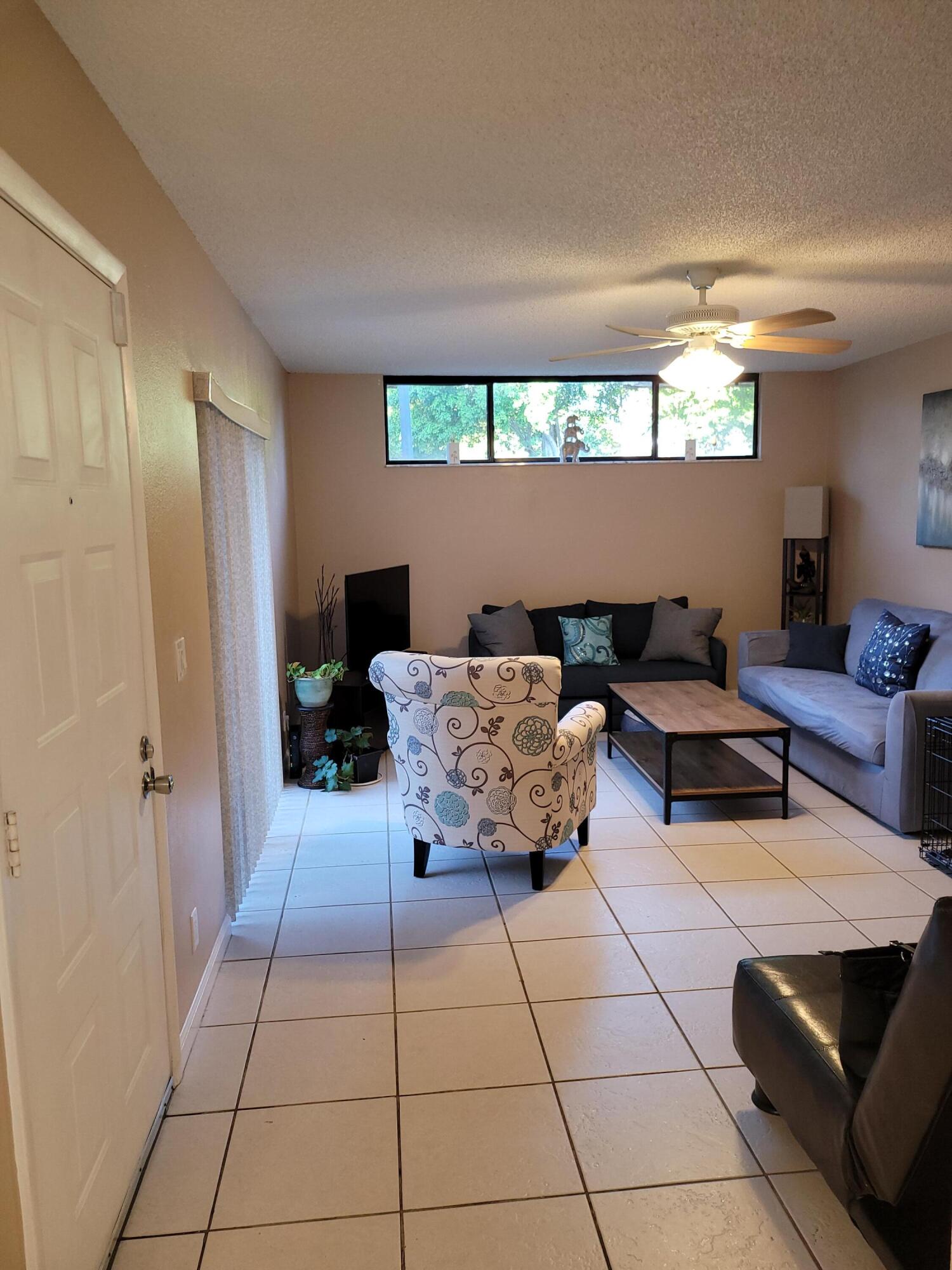 8261 Severn Drive, Unit B Boca Raton, FL 33433 - Photo 5 of 21 20210930_182737