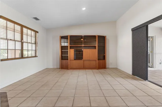 $525,000 | 5 Clearview Court North, Palm Coast, FL 32137