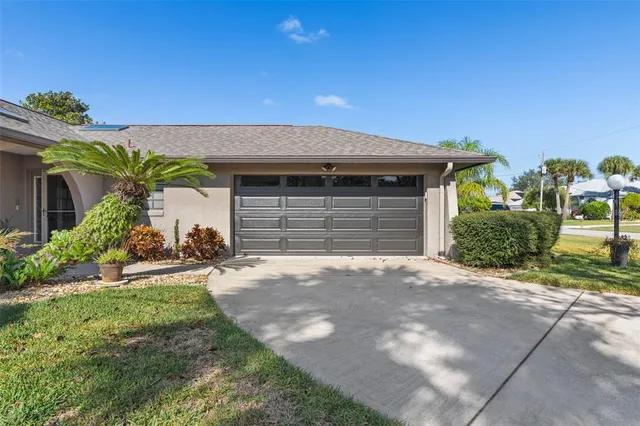 $525,000 | 5 Clearview Court North, Palm Coast, FL 32137