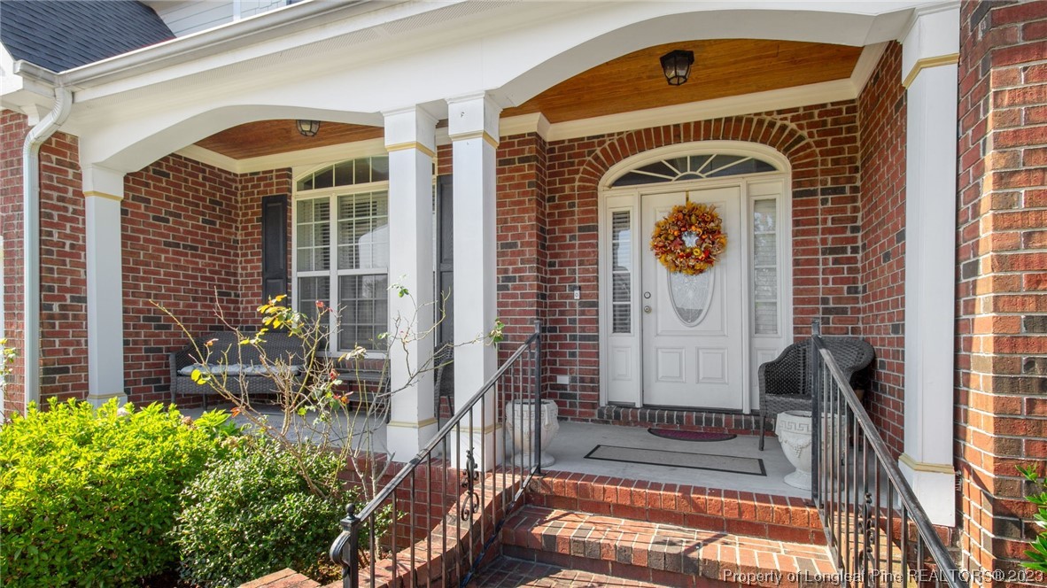 517 St Thomas Road Fayetteville, NC 28311 - Photo 5 of 47 a front view of a house with garden