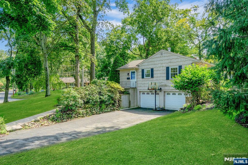 27 Stone Fence Road Allendale, NJ 07401 - Photo 32 of 39 Gallery Image 32