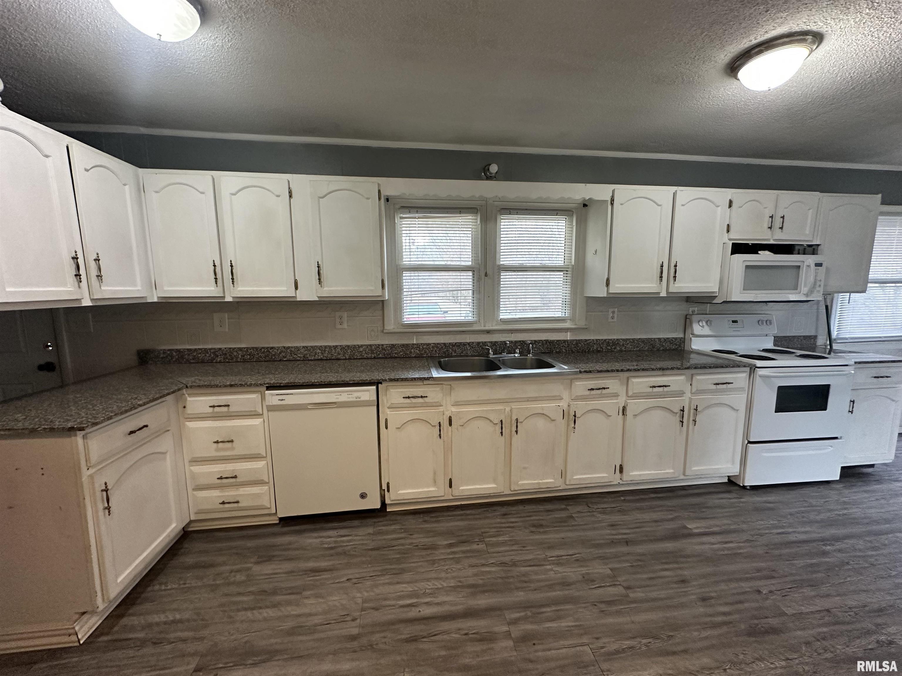 54 Hiser Road Murphysboro, IL 62966 - Photo 2 of 17