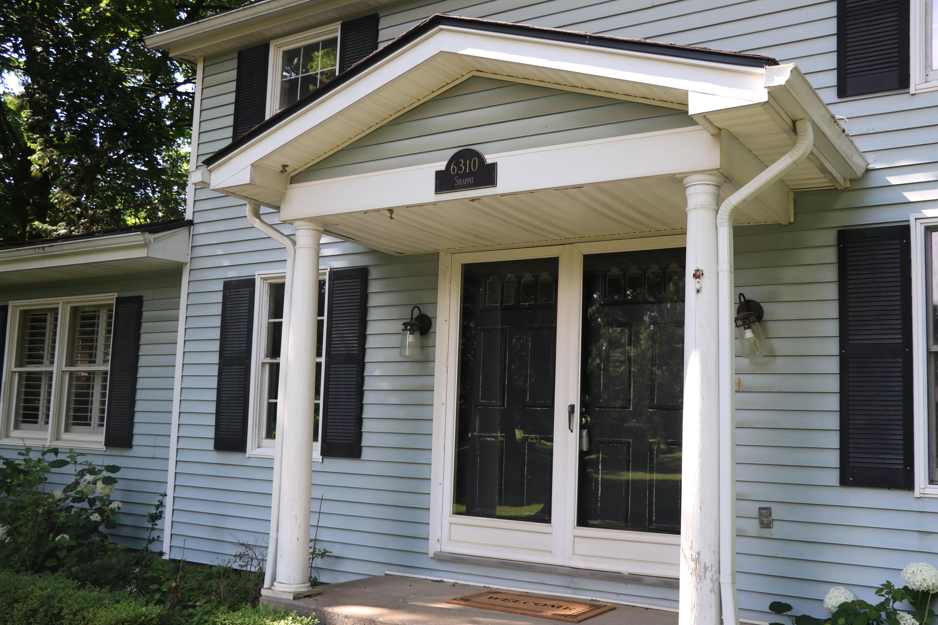 6310 Shappie Road Clarkston, MI 48348 - Photo 2 of 32 Front