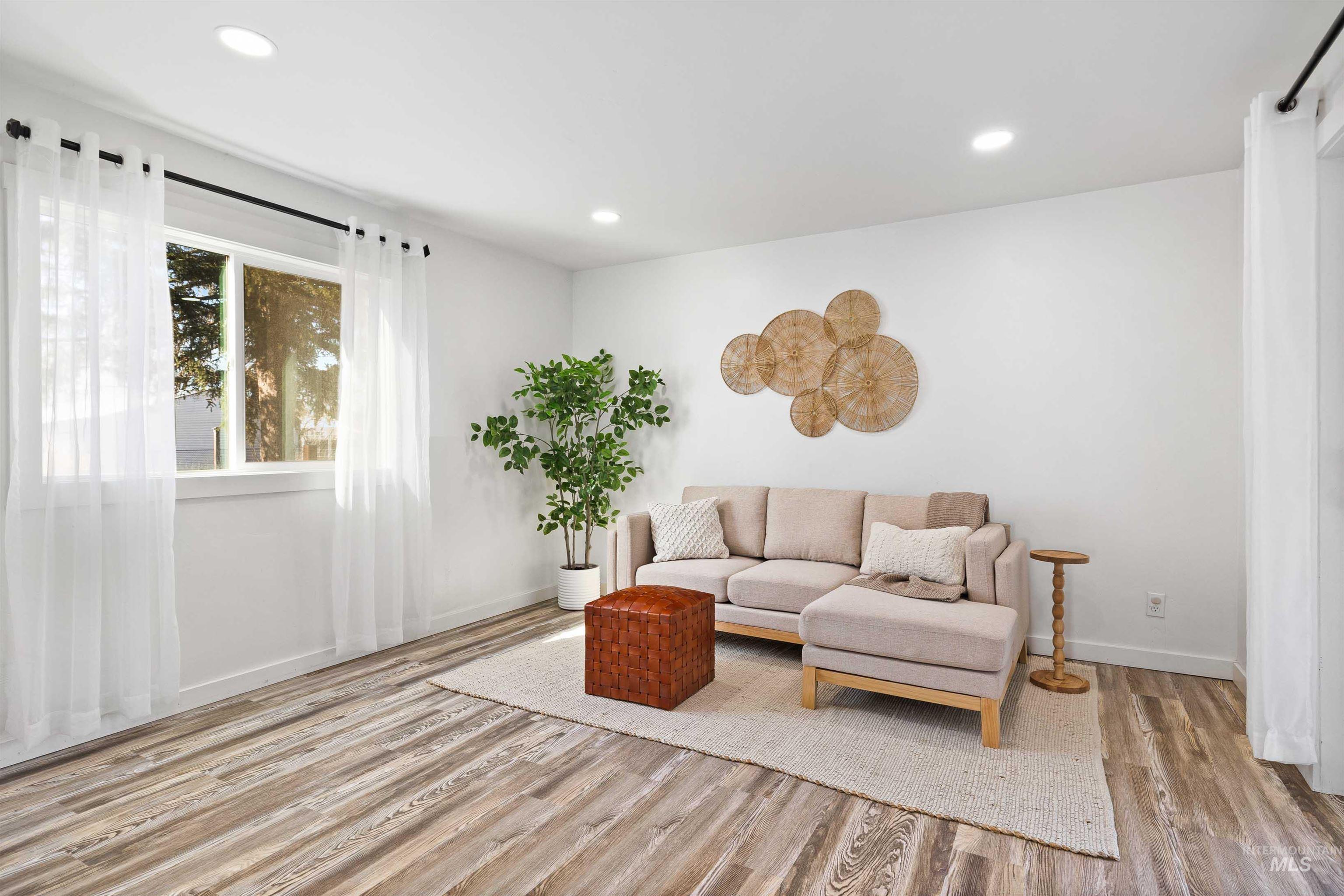 1201 California Street Gooding, ID 83330 - Photo 13 of 35