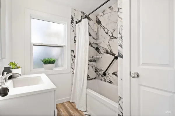 $319,000 | 1201 California Street, Gooding, ID 83330