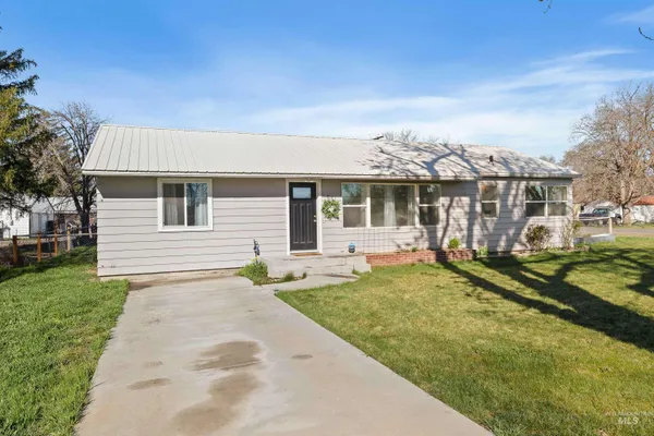 $319,000 | 1201 California Street, Gooding, ID 83330