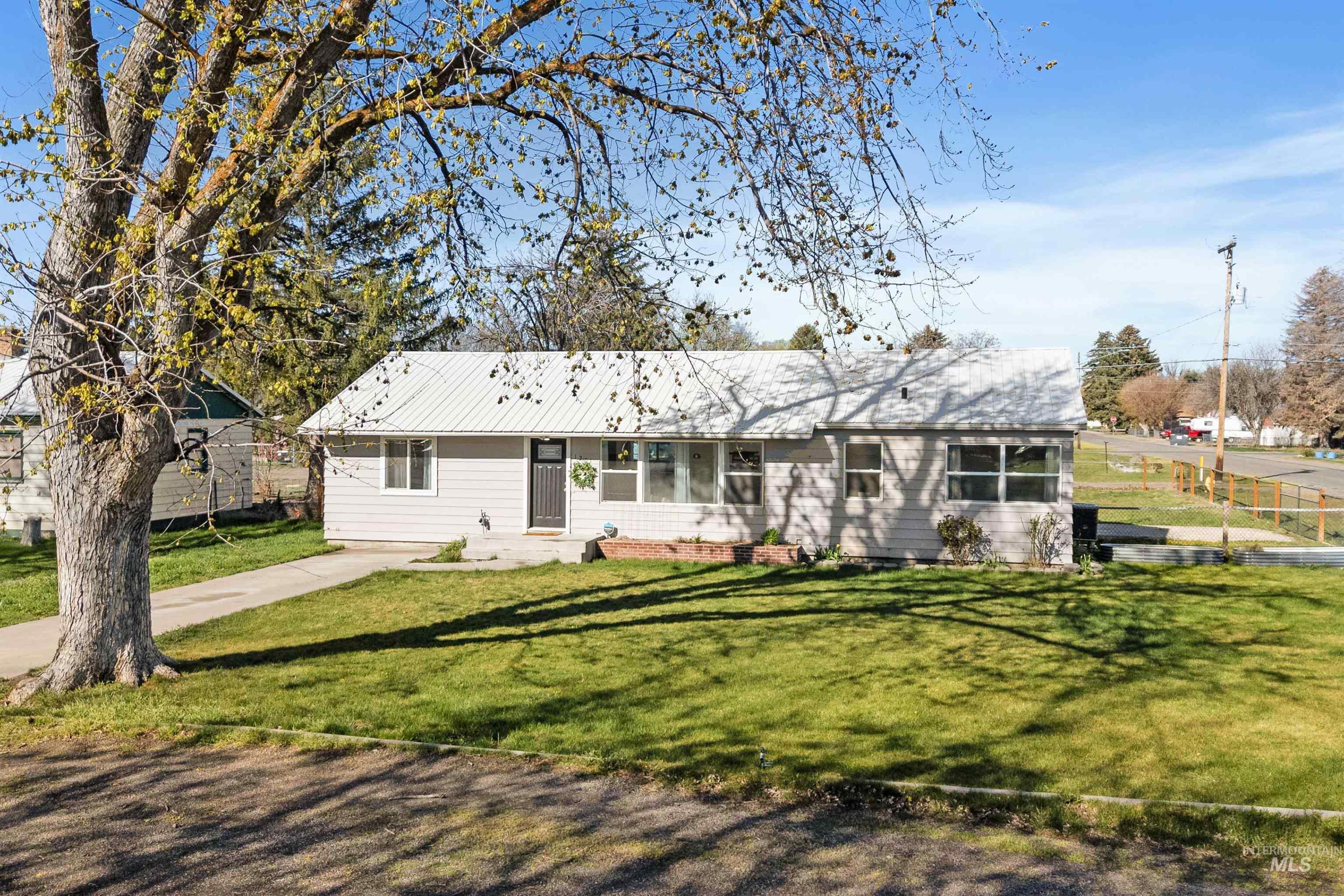 1201 California Street Gooding, ID 83330 - Photo 23 of 35