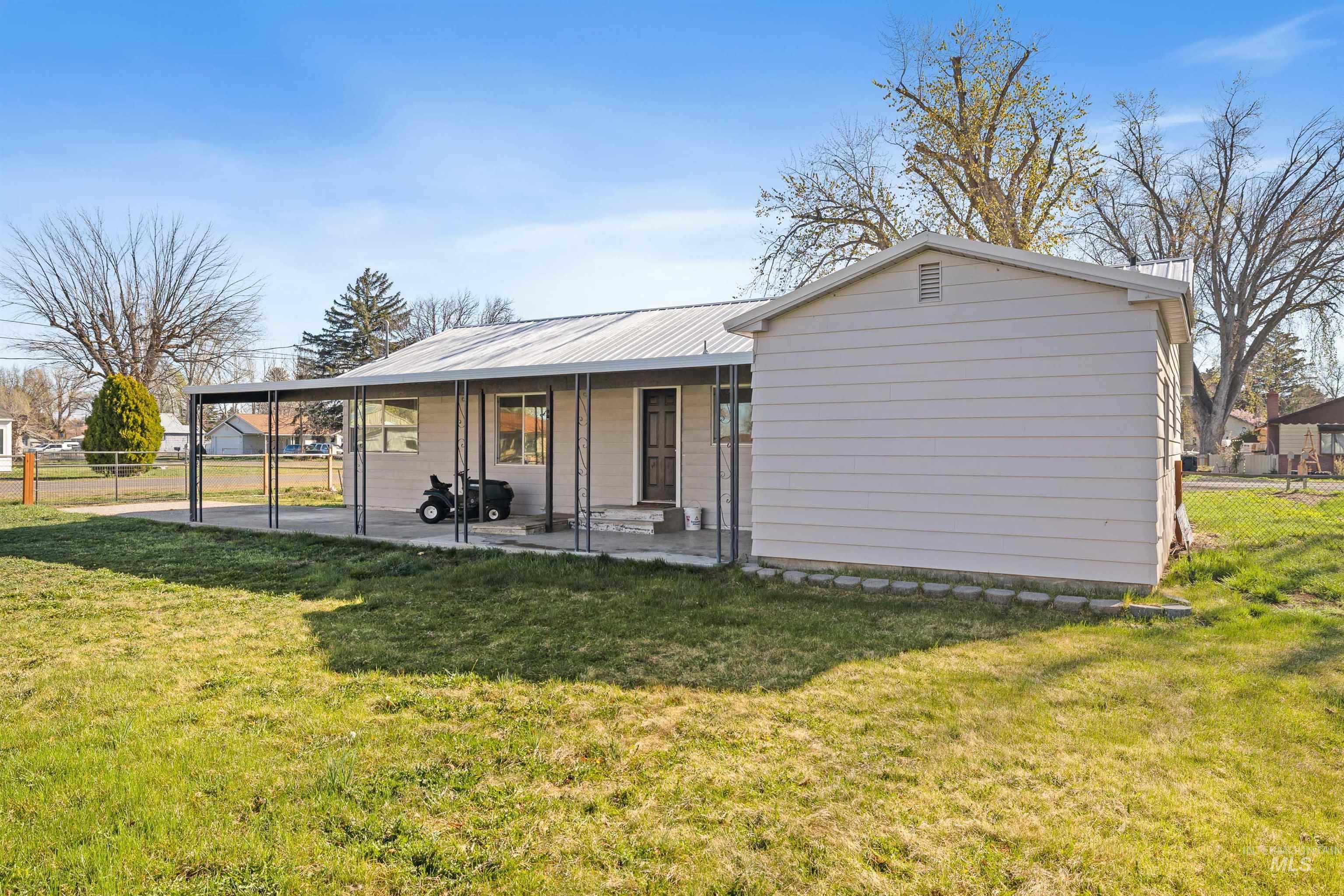 1201 California Street Gooding, ID 83330 - Photo 26 of 35