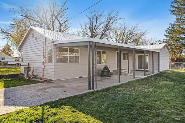 $319,000 | 1201 California Street, Gooding, ID 83330